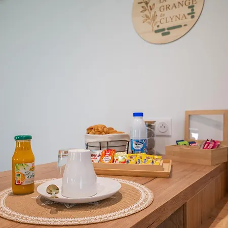 Grange De Clyna-piscine & A 10 Min Du Circuit Guemardieres